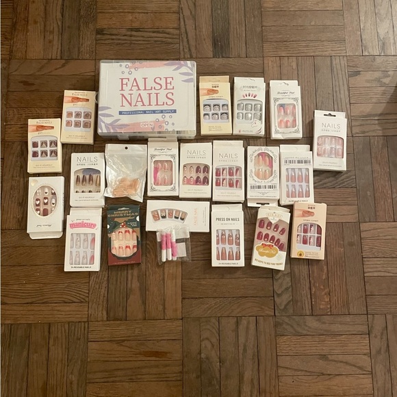 Bundle of false nails - Picture 1 of 10
